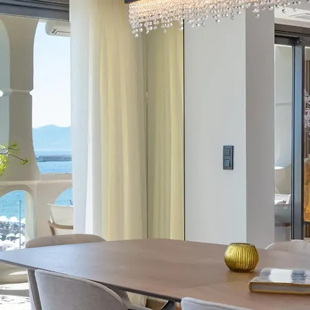 1973 - Luxurious Waterfront Croisette