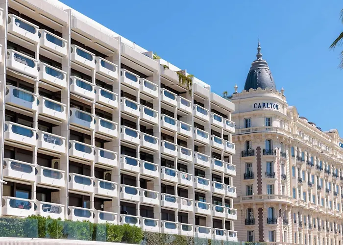 1973 - Luxurious Waterfront Croisette *