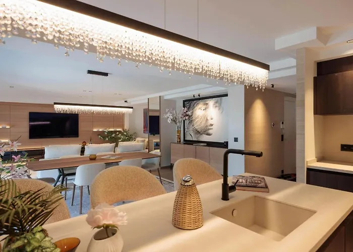 1973 - Luxurious Waterfront Croisette Apartmán